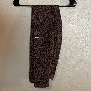Alo Yoga Vapor Leopard Legging